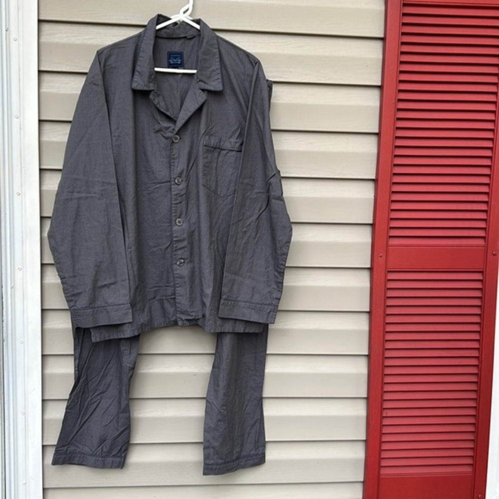 Majestic International mens gray pajama set